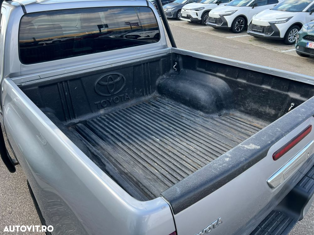 Toyota Hilux 4x4 Double Cab A/T Style - 11