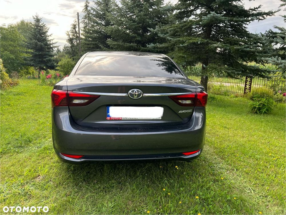 Toyota Avensis 2018 photo 4