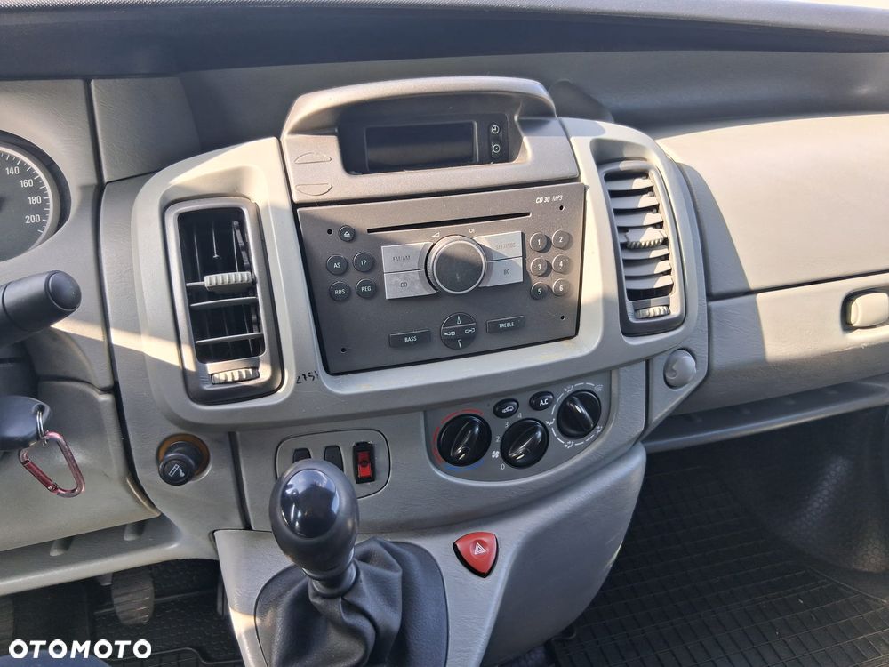Opel Vivaro - 17