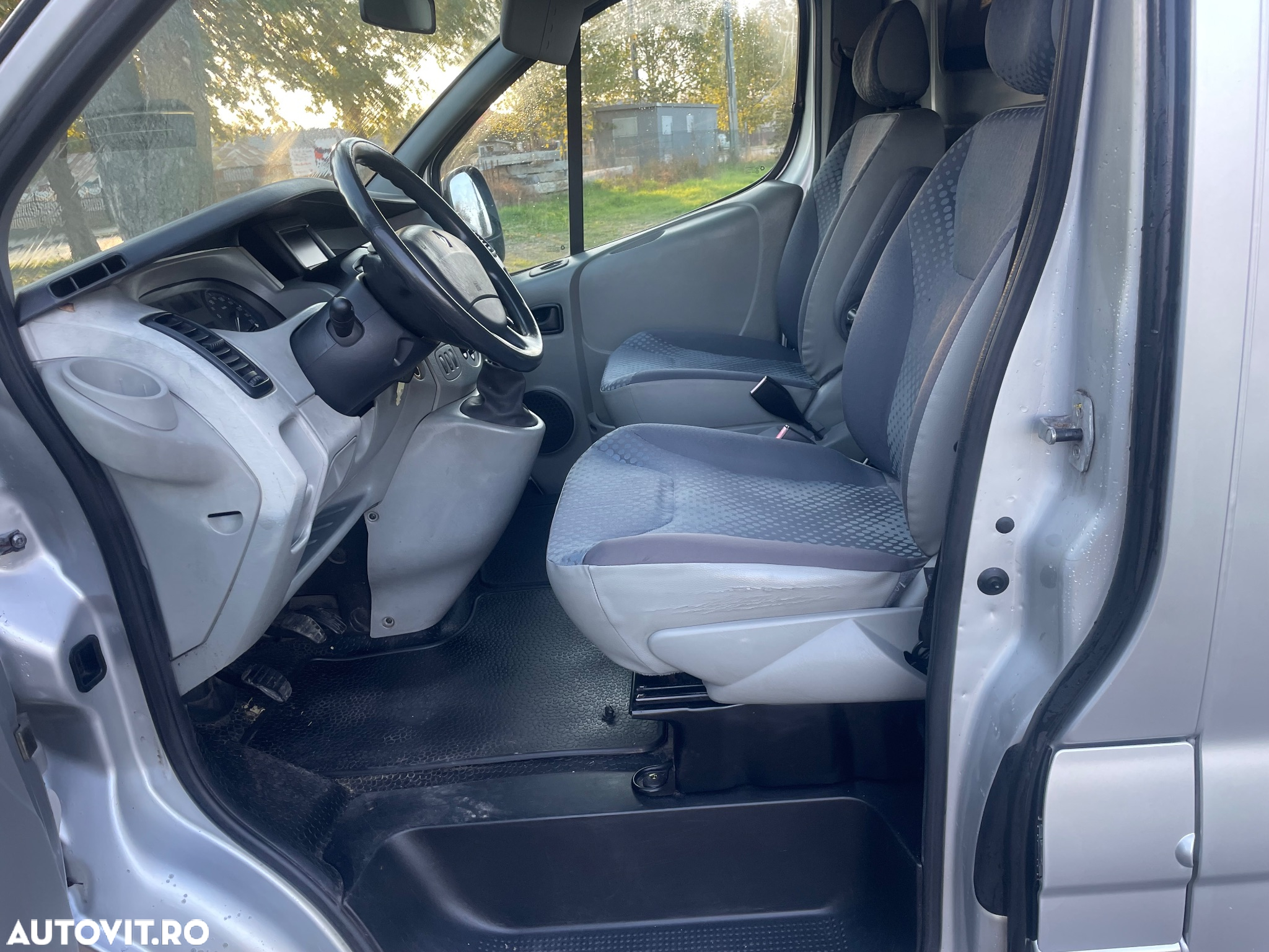 Renault Trafic 2.0 dCi 114 Cp Lung - 6