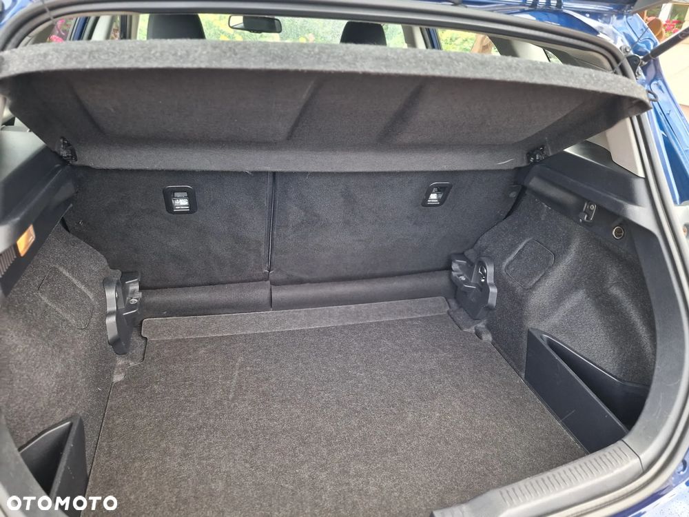 Toyota Auris 1.6 D-4D Prestige - 28