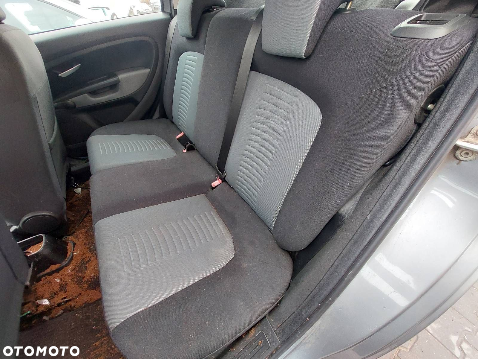 FOTELE KOMPLET LEWY PRAWY KANAPA TYŁ + BOCZKI FIAT GRANDE PUNTO I 5D - 7