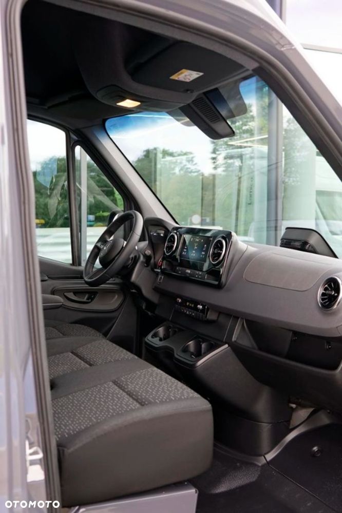 Mercedes-Benz Sprinter - 19
