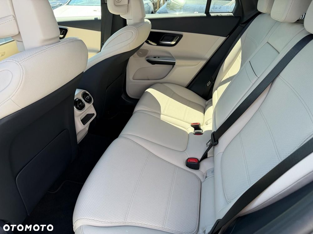 Mercedes-Benz GLC 200 d mHEV 4-Matic Avantgarde - 12