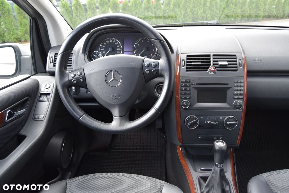 Mercedes-Benz Klasa A 160 BlueEFFICIENCY Elegance Special Edition - 18