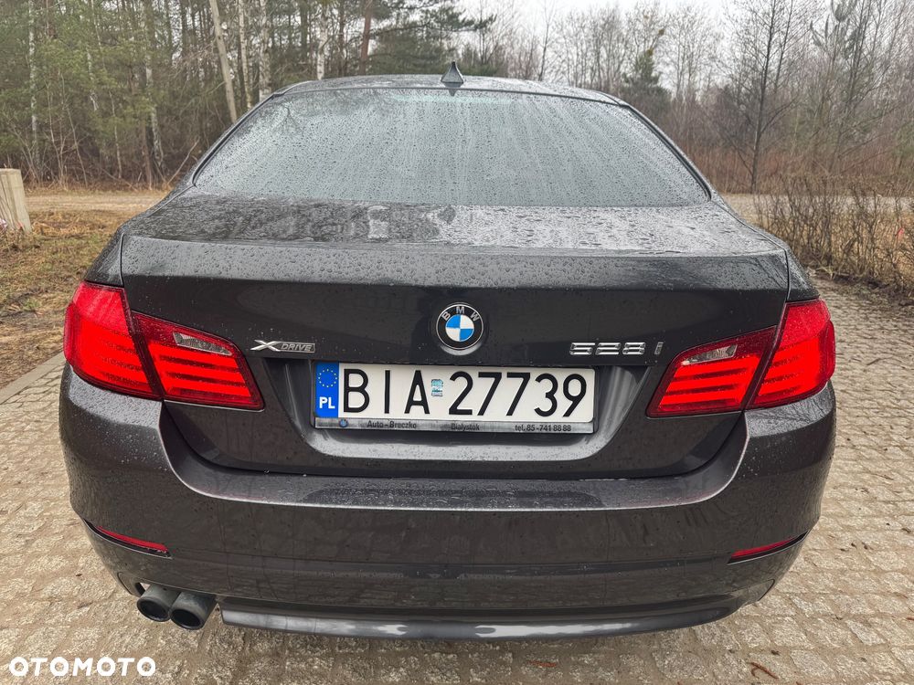 BMW Seria 5 528i xDrive Luxury Line - 6