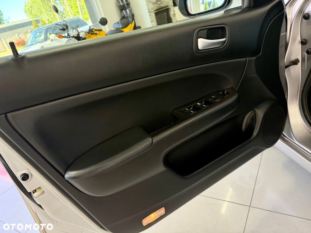Honda Accord 2.0 Comfort - 33