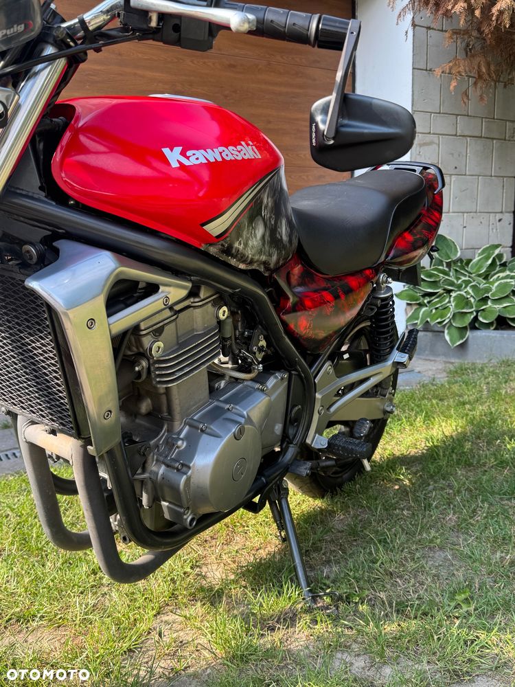 Kawasaki ER - 8