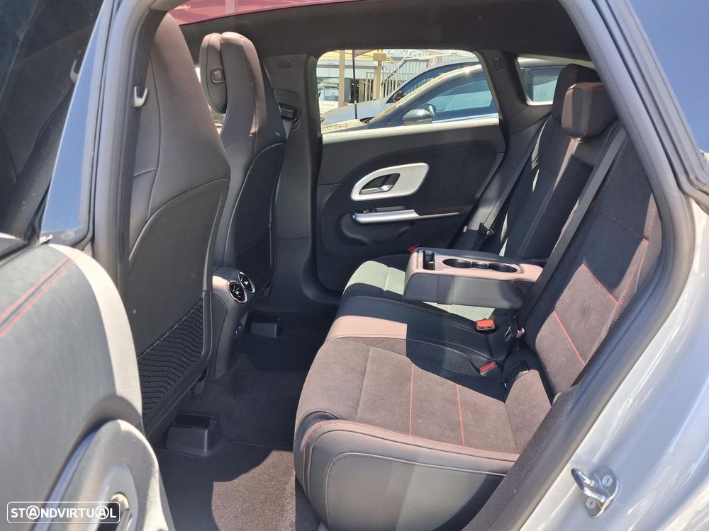 Mercedes-Benz CLA 220 Standard - 13