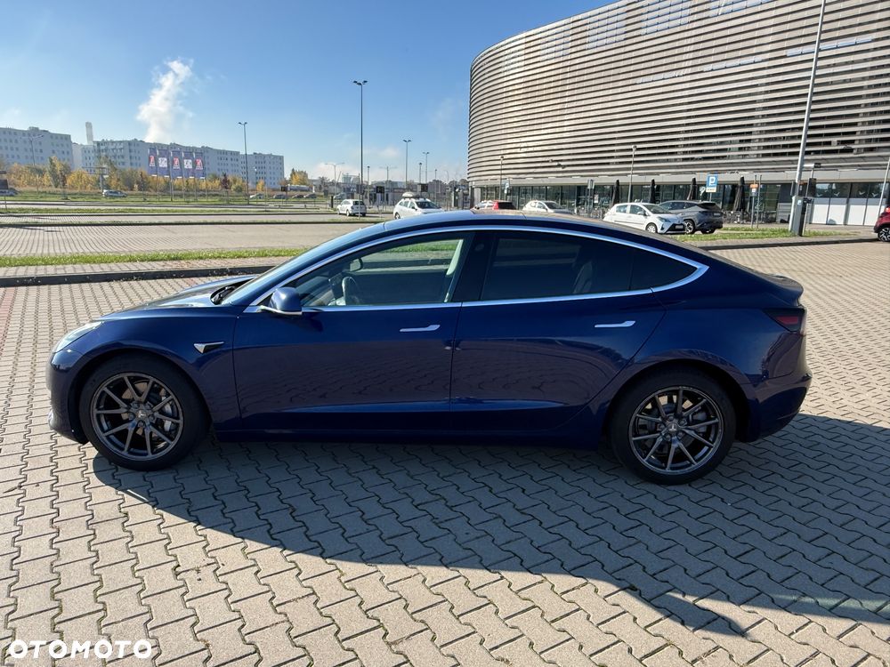 Tesla Model 3 - 6