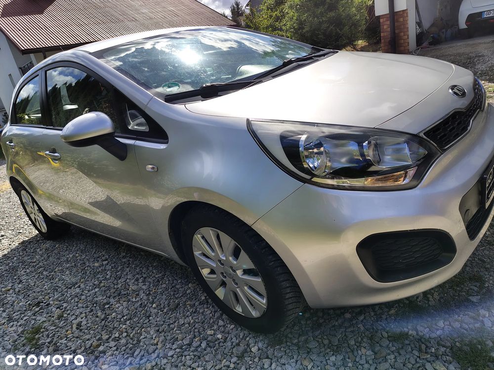 Kia Rio - 5
