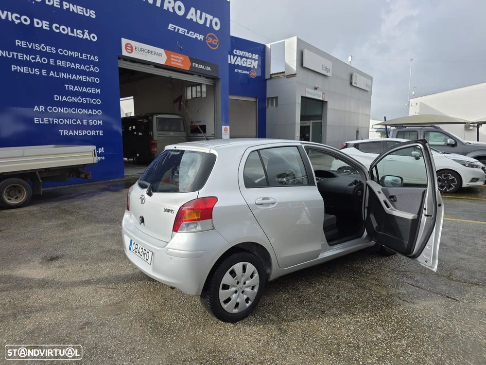 Toyota Yaris 1.4 D-4D Executive - 7