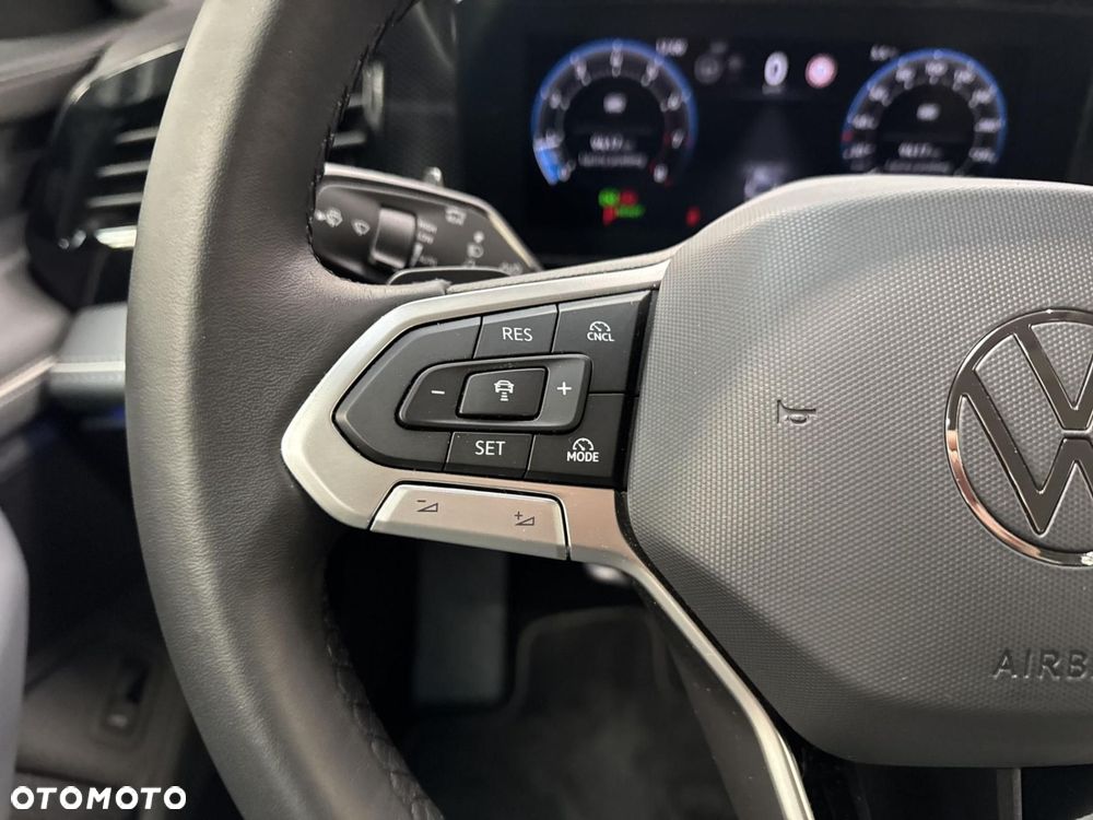 Volkswagen Passat - 15