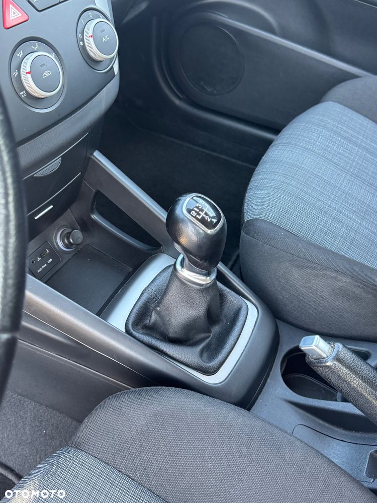 Kia Ceed 1.4 CVVT Attract - 26