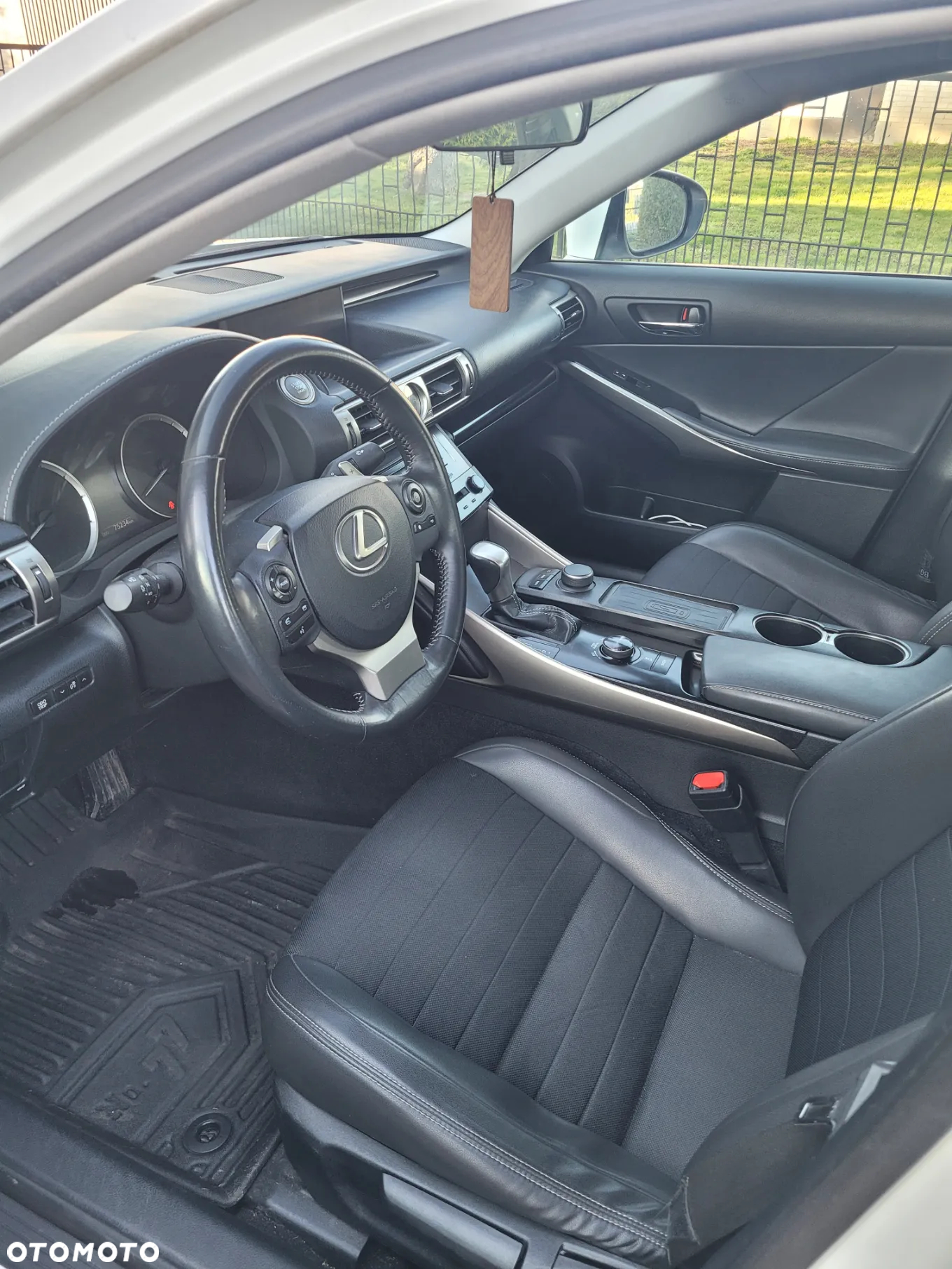 Lexus IS - 8