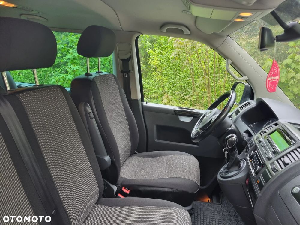 Volkswagen Caravelle - 16