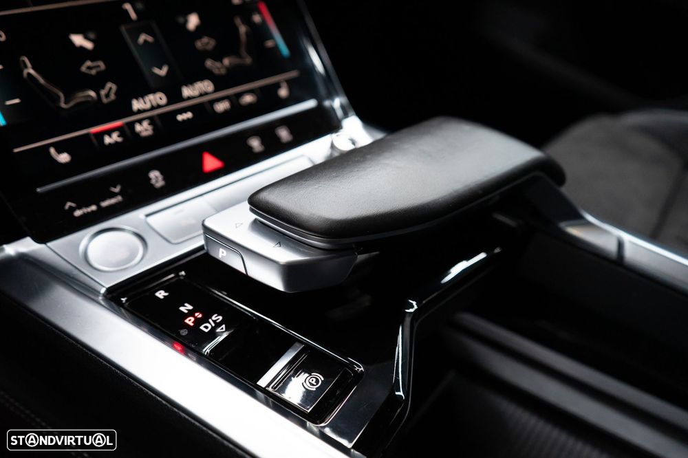 Audi e-tron 50 quattro S line - 34