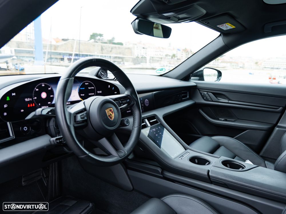 Porsche Taycan Cross Turismo Sport bateria Performance Plus - 14