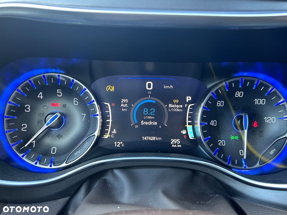 Chrysler Pacifica - 6