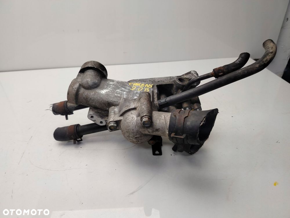 kia carens iii 2.0 b termostat obudowa termostatu - 2