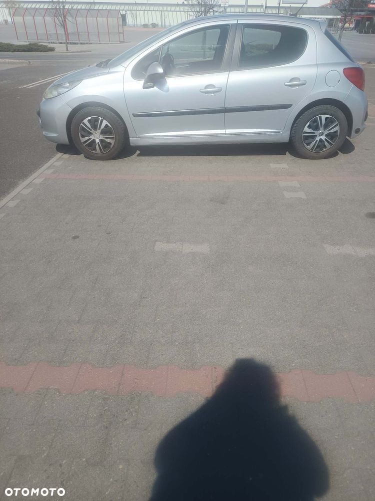 Peugeot 207 - 9
