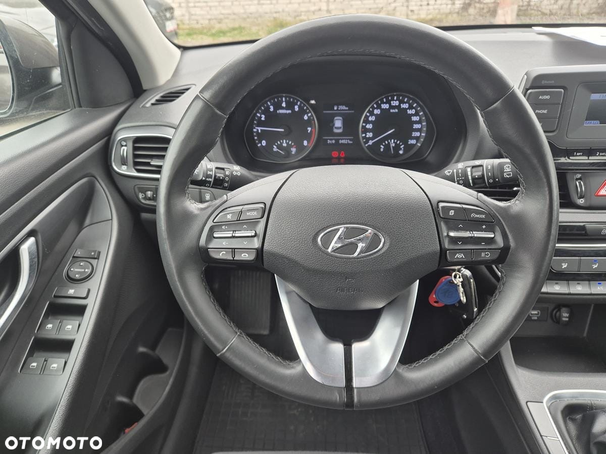 Hyundai i30 1.5 DPI Classic + - 4