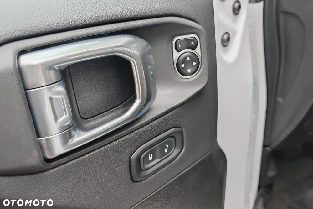 Jeep Wrangler Unlimited GME 2.0 Turbo Sahara - 17