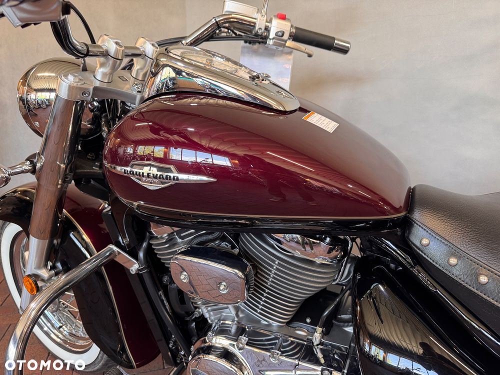 Suzuki VL 800 Volusia - Boulevard C50 - 12