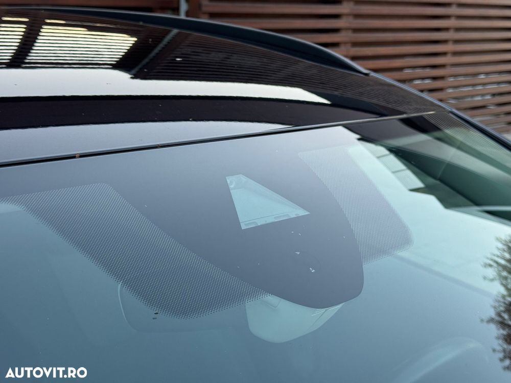 Skoda Octavia Combi 2.0 TDI Sportline - 33