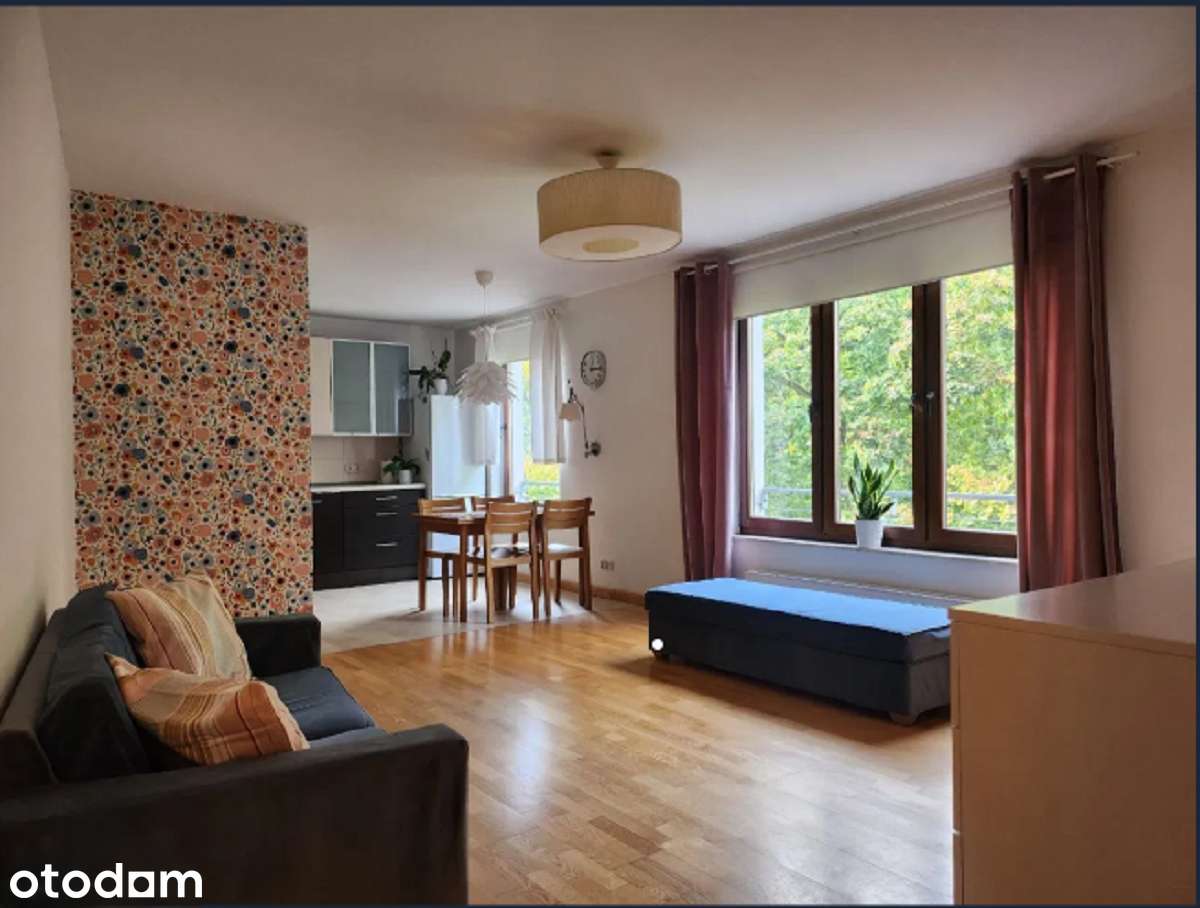 Centrum, 3 pokojowe, winda, balkon, garaż.