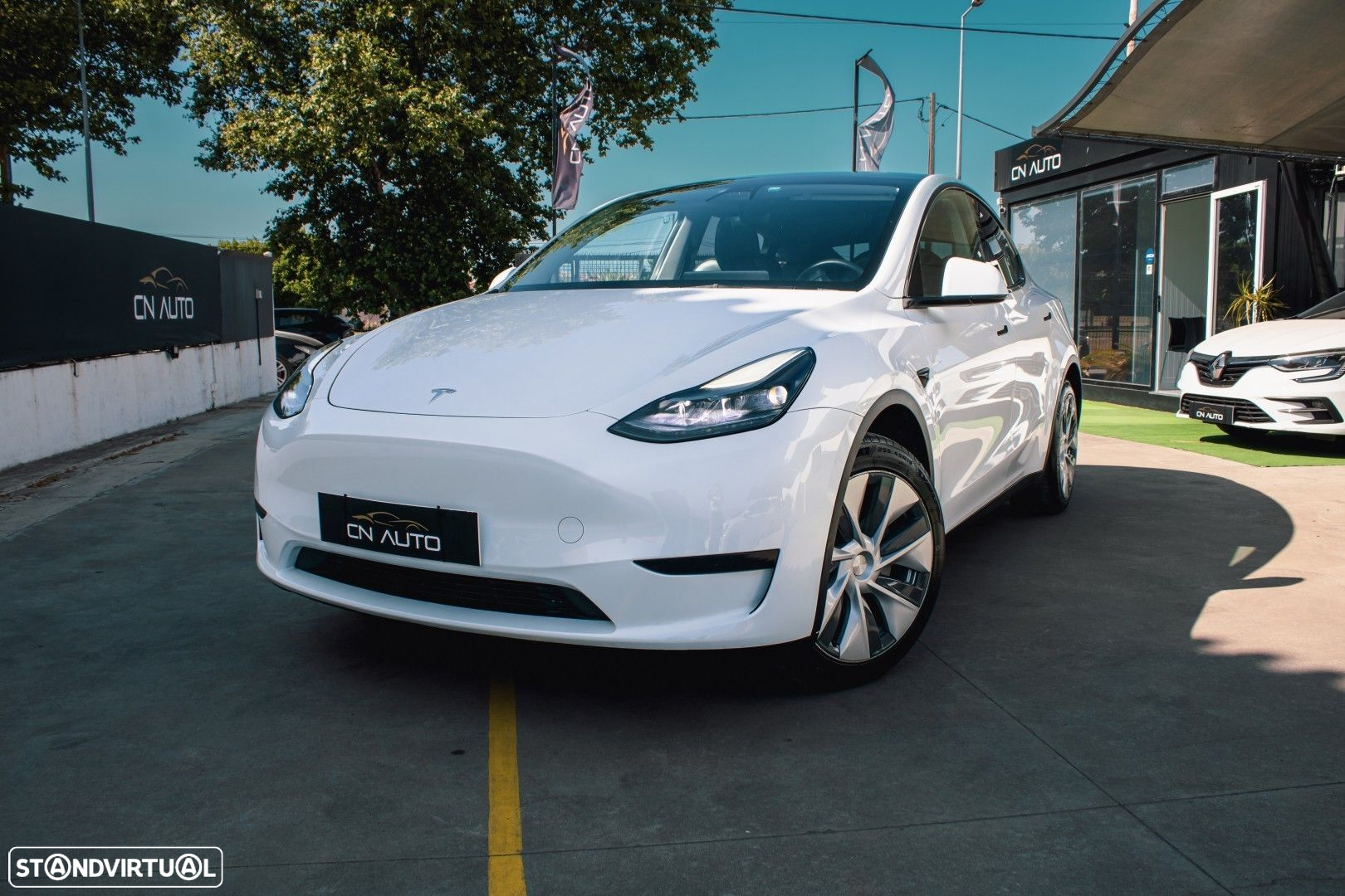 Tesla Model Y Long Range Dual Motor AWD - 2