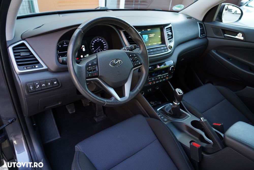 Hyundai Tucson 2.0 CRDI 4WD 6MT Premium - 19