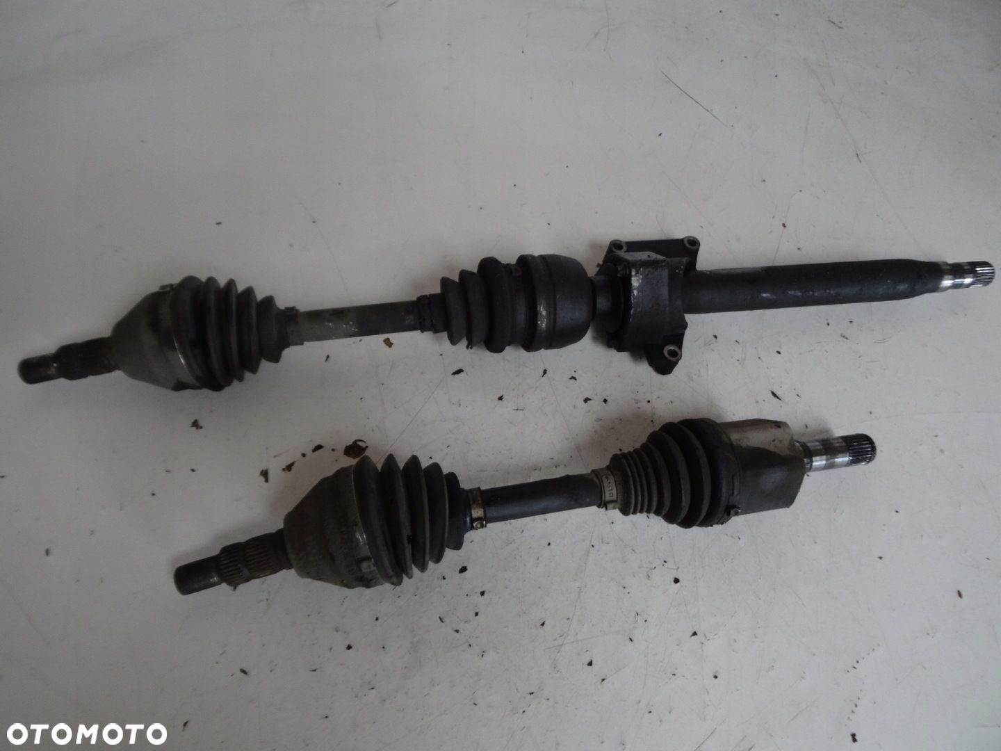 PÓŁOŚ PRAWY PRZÓD OPEL VECTRA C 1.9 CDTI - 1