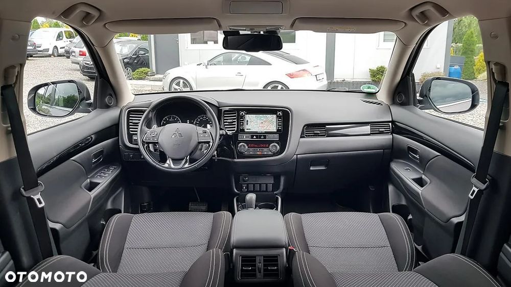 Mitsubishi Outlander 2.0 Intense 2WD CVT - 18