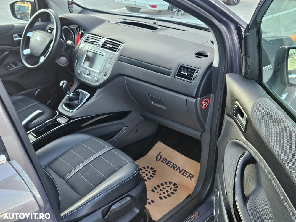 Ford Kuga S 2.0 TDCi 4x4 Plus Editionsmodell - 16