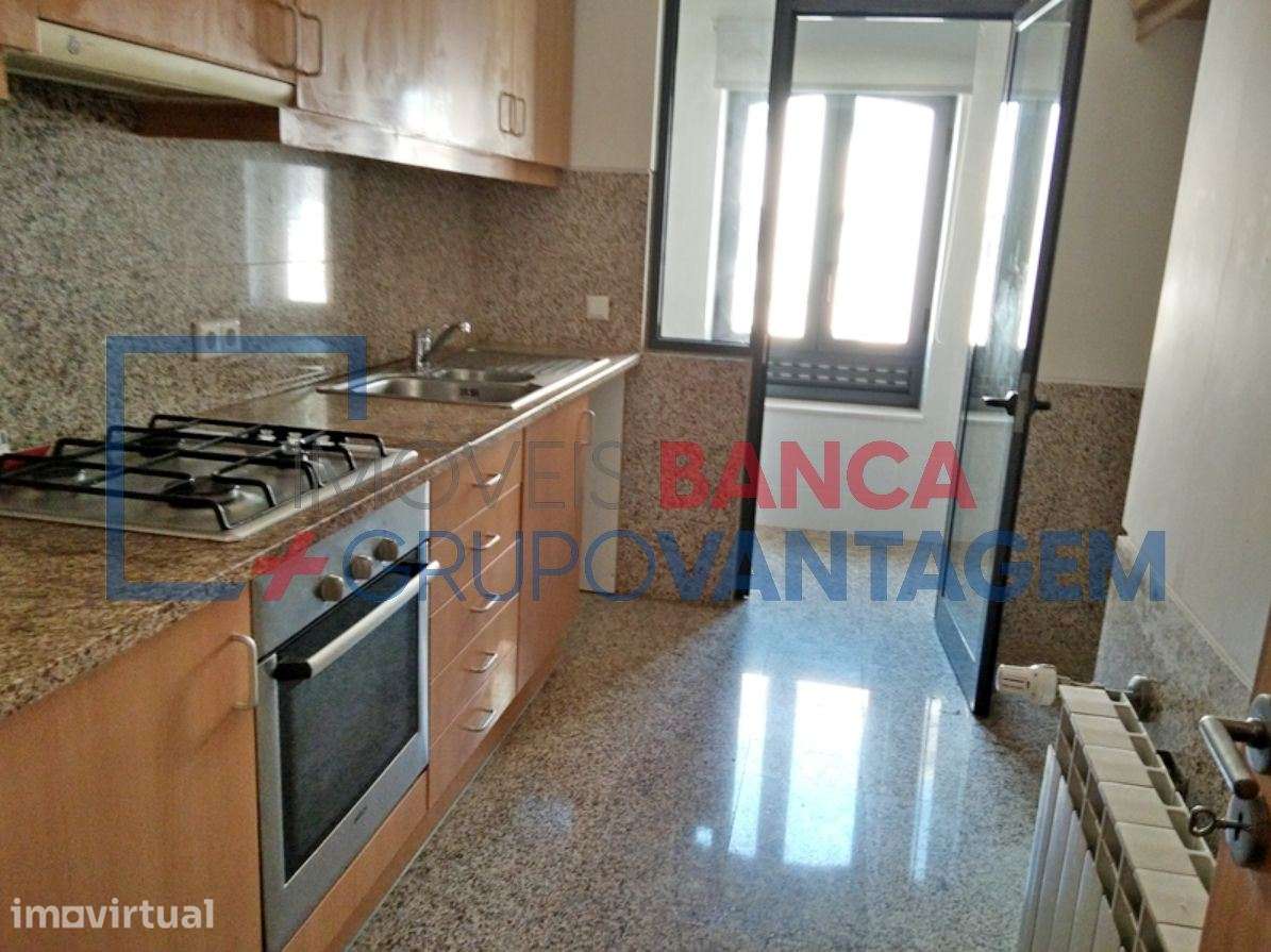 Apartamento T2 em Oliveira do Douro - Grande imagem: 3/6