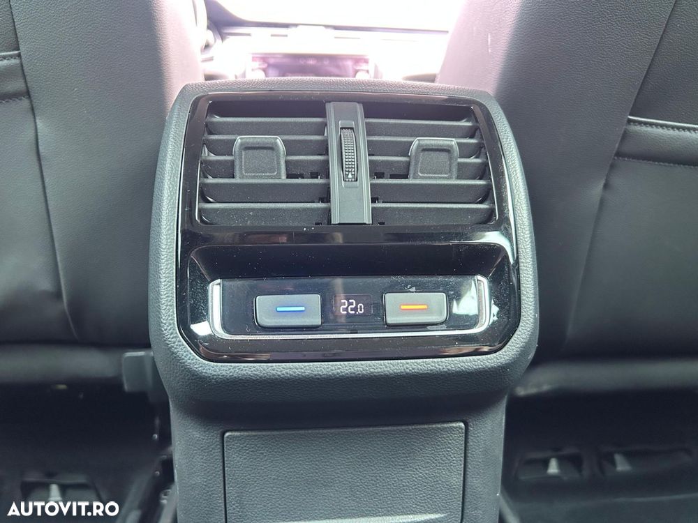 Volkswagen Passat 2.0 TDI SCR DSG Elegance - 17