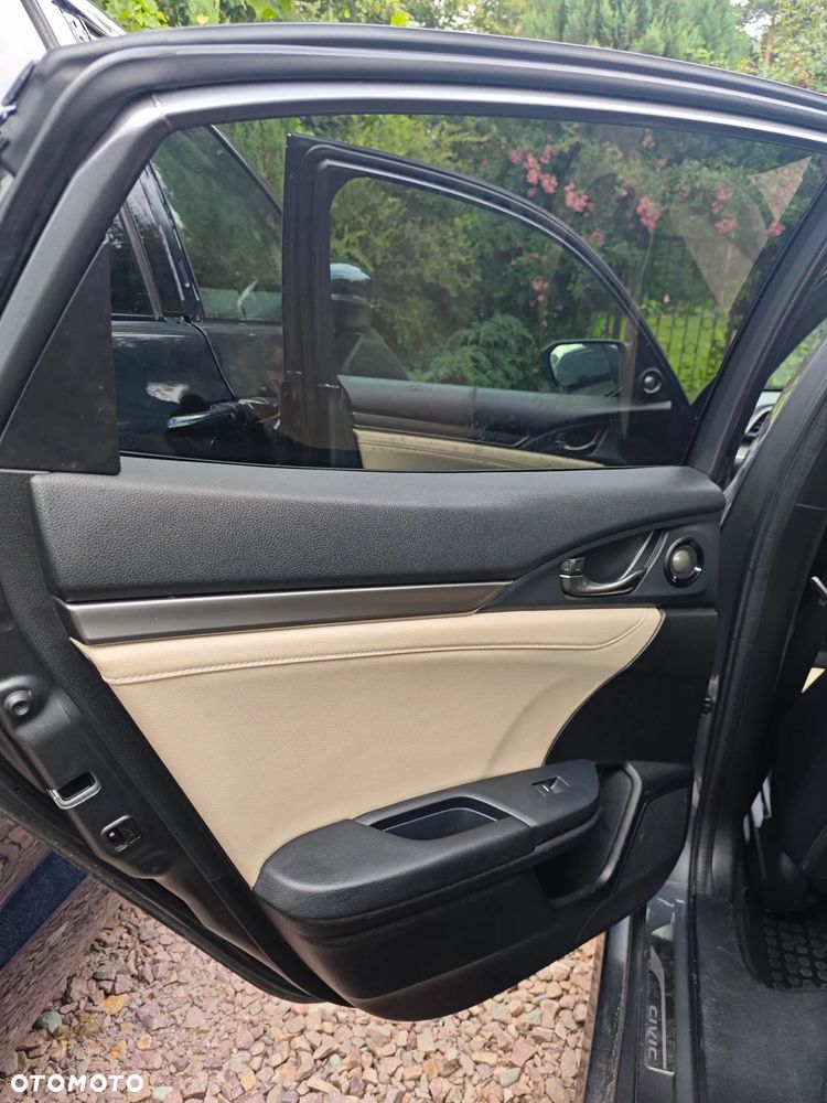 Honda Civic 1.0 T Executive (Pakiet Premium) - 3
