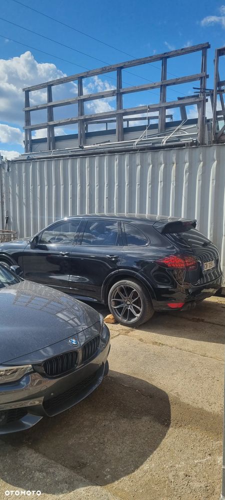 Porsche Cayenne Platinum Edition - 3