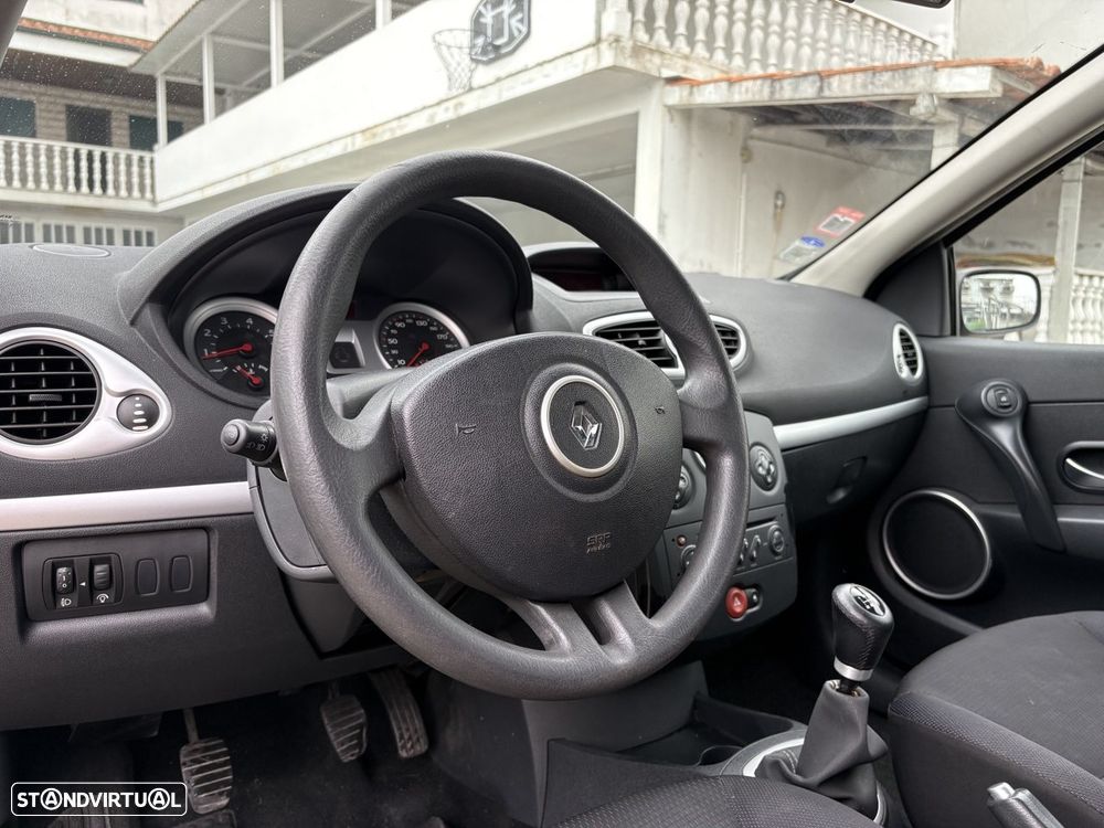 Renault Clio 1.2 16V Dynamique - 4
