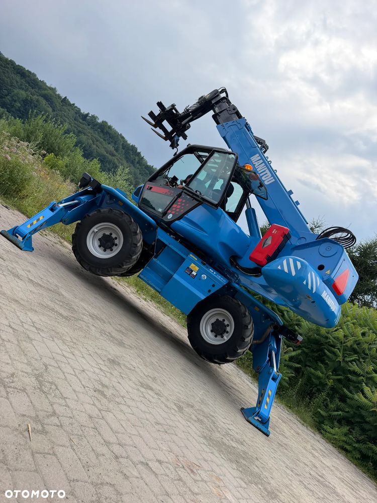 Manitou MRT 1840 Ładowarka Teleskopowa Obrotowa ROTO Dźwig Zwyżka 18 metrów wysuw. 4 tony Udźwig! Maszyna nie różni się od Nowej z Salonu! 2022rok, 1600 mtg.  Pilot zdalnego sterowania! Widły.  Aktualna DEKRA 2027 rok. skręt 4 koła KRAB. Auto-poziomowanie! małe gabaryty maszyny. Mała waga a potężny zasięg i udzwig! Pełna Dokumentacja do maszyny z serwisów CE itd! Maszyna po wszystkich Możliwych serwisach do 2027 roku. Wielka okazja. Ładowarka sprowadzona z Norwegii. Pracowała sporadycznie i lekko w urzędzie miejskim! Zerowe zużycie! - 24