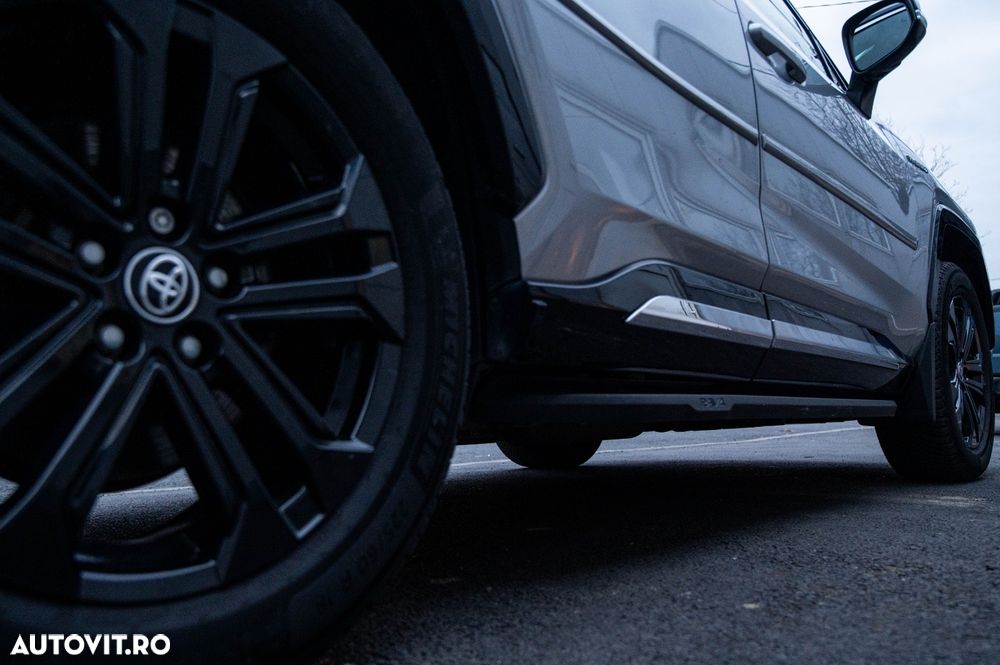 Toyota RAV4 2.5 4x4 Team Deutschland - 14