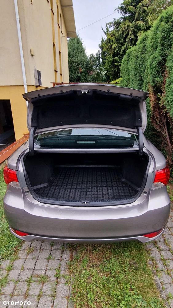 Toyota Avensis 1.8 Premium - 7