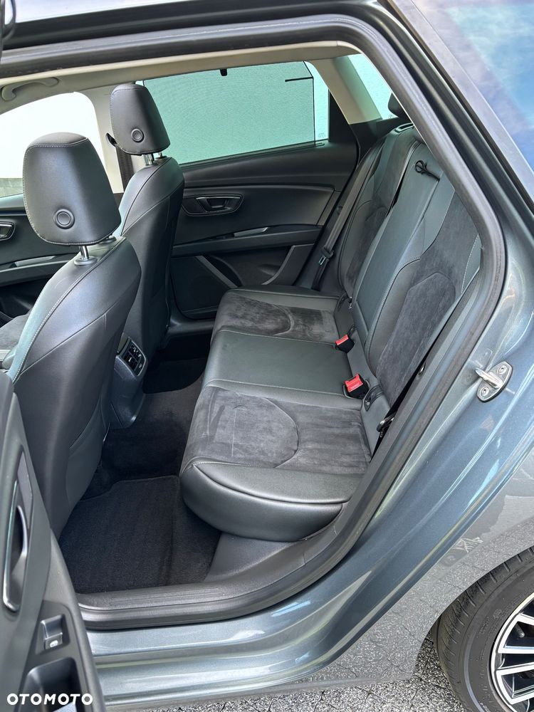 Seat Leon 2.0 TDI DPF Start&Stop DSG XCELLENCE - 29