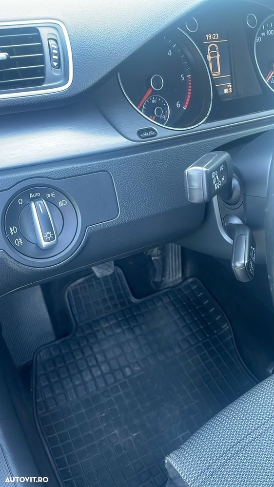 Volkswagen Passat - 11
