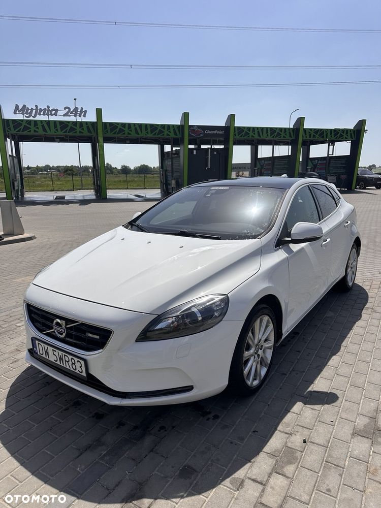 Volvo V40 D4 Summum - 1