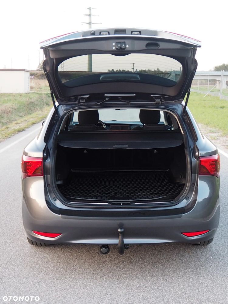 Toyota Avensis Touring Sports 2.0 D-4D Edition-S - 15