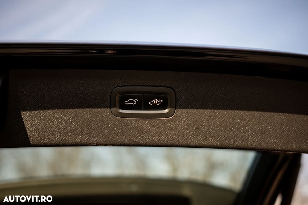 Volvo XC 90 D5 AWD Geartronic Momentum - 13