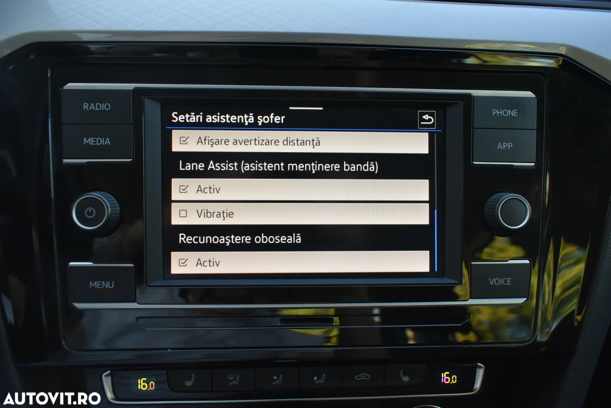 Volkswagen Passat 2.0 TDI DSG Comfortline - 19