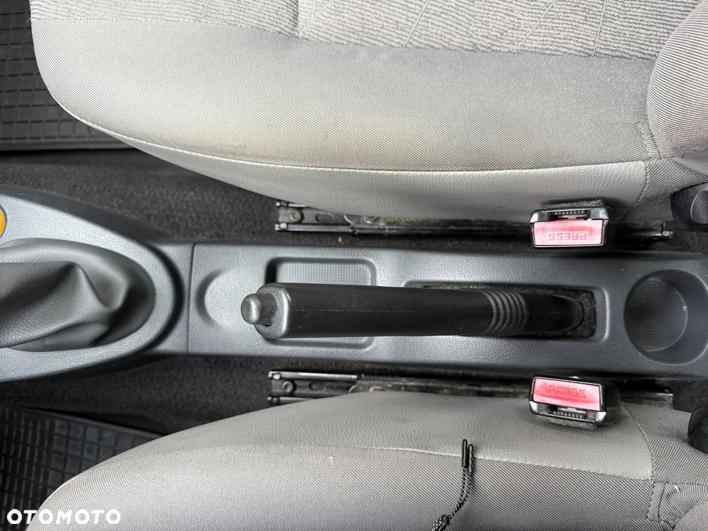 Dacia Logan 1.6 Ambiance - 17